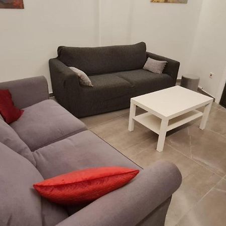 Prime Beachfront Apartment On Larnaca Finikoudes Exterior foto
