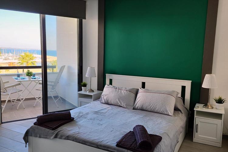Prime Beachfront Apartment On Larnaca Finikoudes Exterior foto